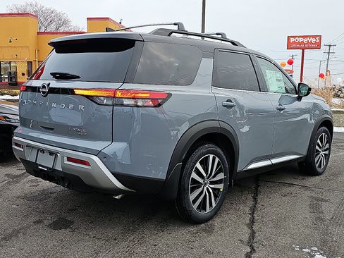 New 2025 Nissan Pathfinder Platinum w/ Cargo Package image 4