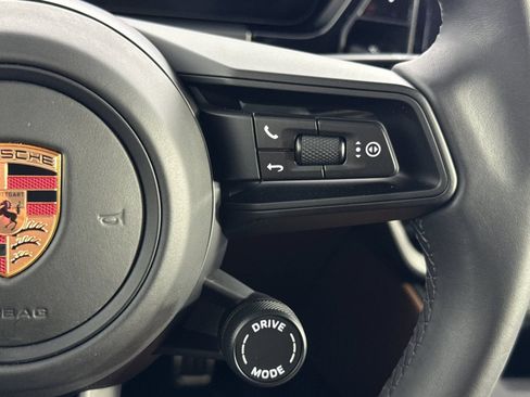 Certified 2025 Porsche Macan 4S Electric AWD/4WD image 30
