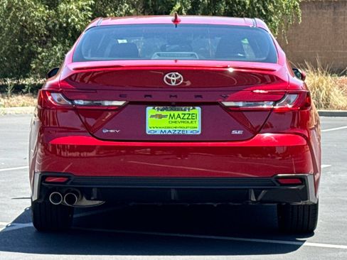 Used 2025 Toyota Camry SE FWD image 12