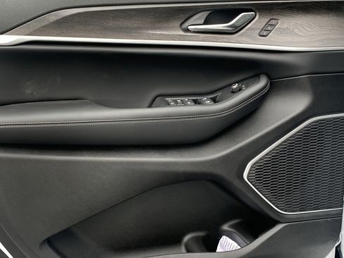 New 2026 Jeep Grand Cherokee Limited image 12