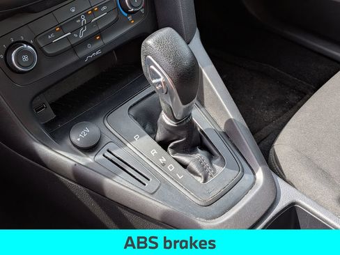 Used 2018 Ford Focus SE FWD image 21