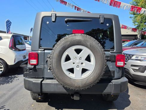 Used 2017 Jeep Wrangler Unlimited Sport w/ Quick Order Package 24S AWD/4WD image 8