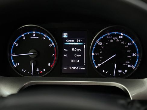 Used 2018 Toyota RAV4 LE w/ All Weather Liner Package AWD/4WD image 16