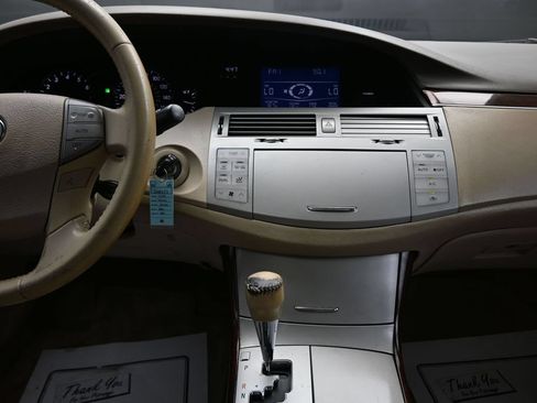 Used 2009 Toyota Avalon FWD image 17
