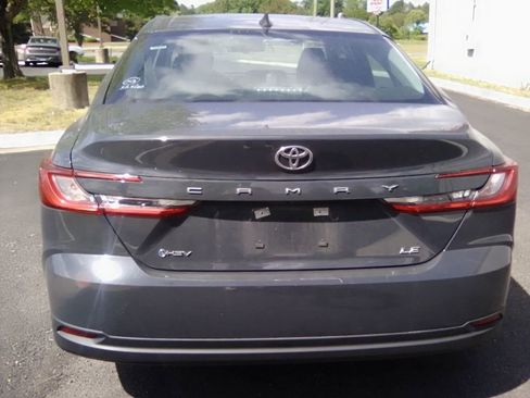 Used 2025 Toyota Camry LE image 5