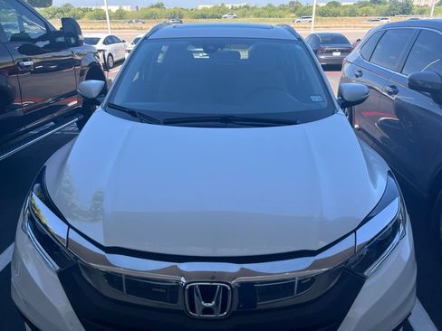 Used 2020 Honda HR-V EX image 2