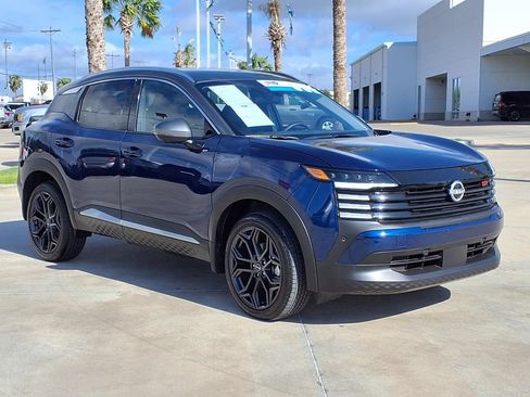 Used 2025 Nissan Kicks SR FWD image 1