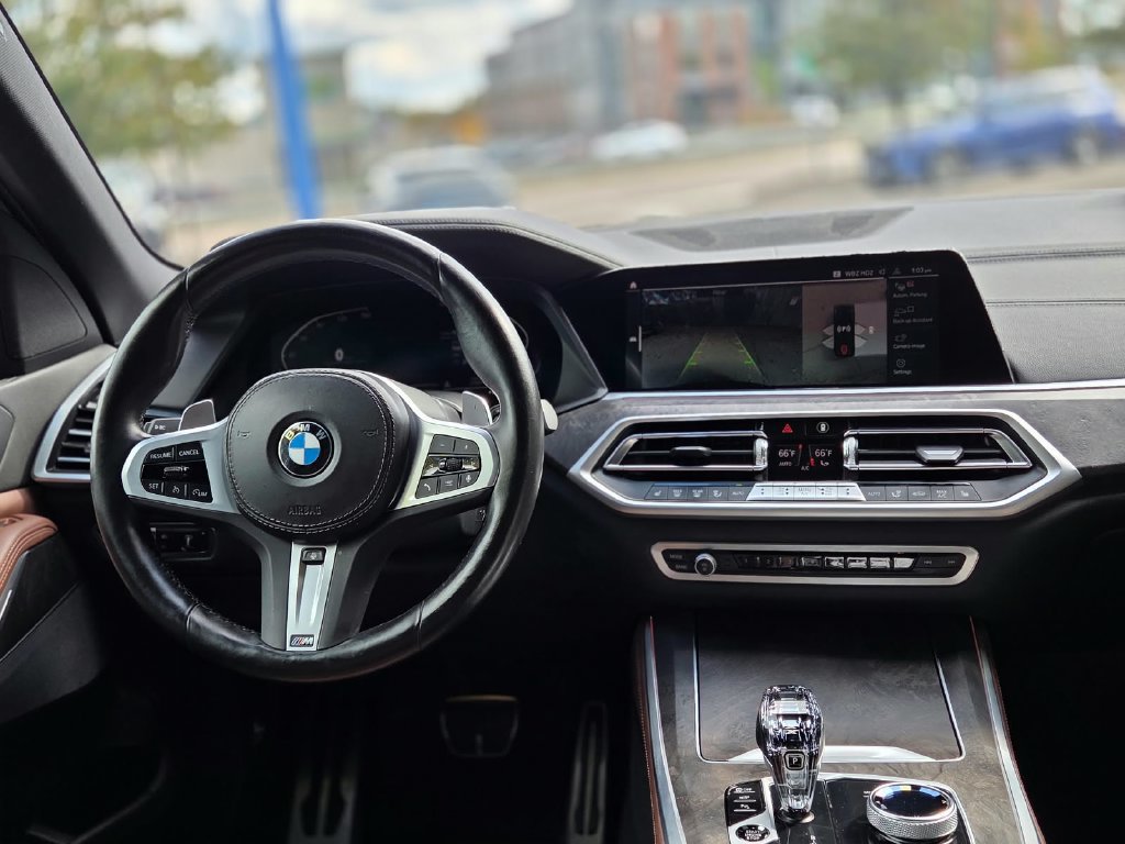 Used 2022 BMW X5 xDrive40i w/ M Sport Package AWD/4WD image 19