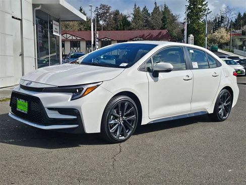 New 2026 Toyota Corolla SE image 3