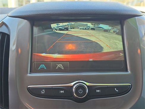 Used 2018 Chevrolet Cruze LT w/ Convenience Package image 18