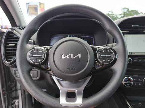 Used 2025 Kia Soul S FWD image 23