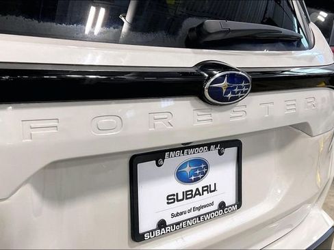 Used 2025 Subaru Forester Premium image 8