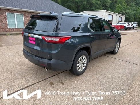 Used 2018 Chevrolet Traverse LT FWD image 11