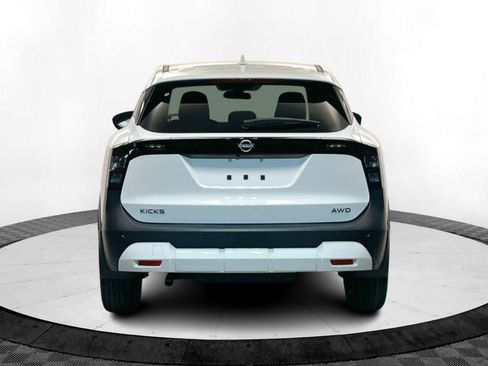 New 2025 Nissan Kicks SV w/ Charging Package image 4