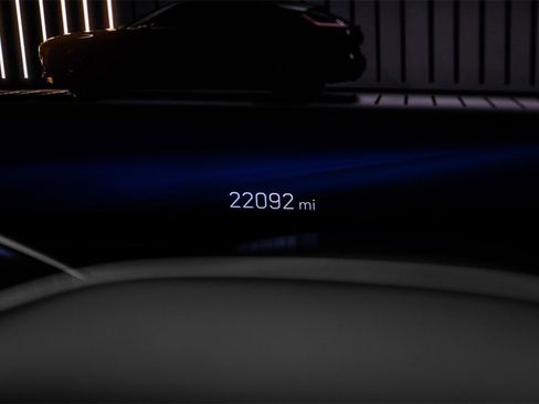 Used 2024 Cadillac Lyriq Luxury image 17