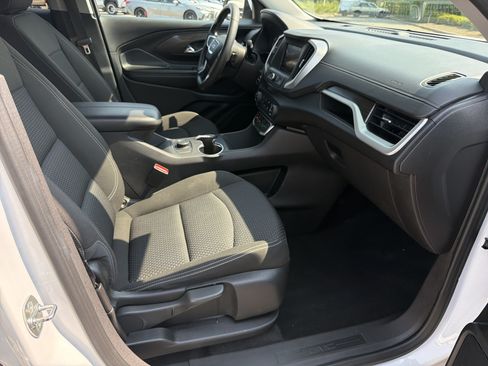 Used 2024 GMC Terrain SLE FWD image 23