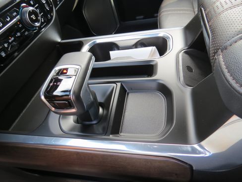 Used 2025 Chevrolet Silverado 1500 High Country w/ High Country Premium Package AWD/4WD image 22