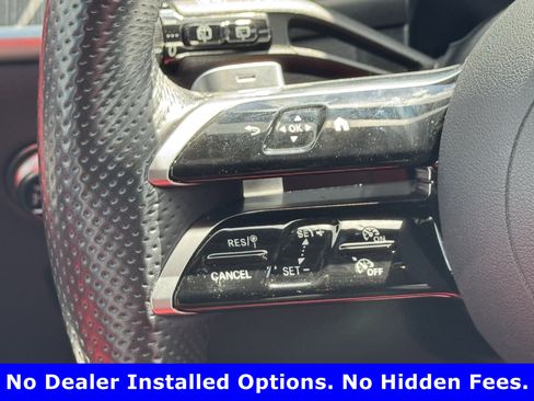 Used 2025 Mercedes-Benz GLC 300 image 13