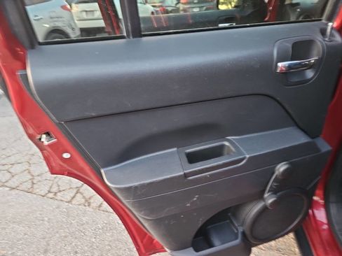 Used 2016 Jeep Patriot Sport image 10