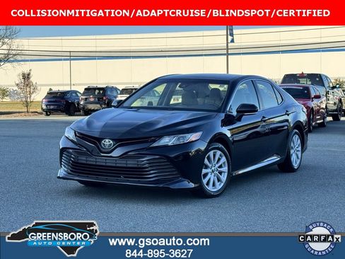 Used 2018 Toyota Camry LE image 1