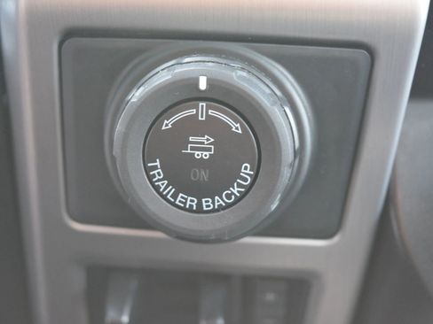 Used 2017 Ford F150 Platinum w/ Technology Package image 32