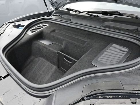 New 2025 Porsche Macan Turbo Electric AWD/4WD image 22