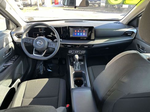 Used 2025 Nissan Kicks S image 11