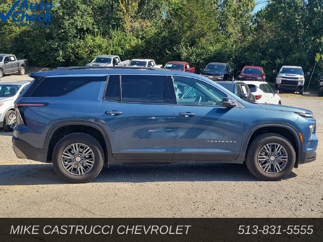 Used 2025 Chevrolet Traverse LT w/ Driver Confidence Package FWD image 6