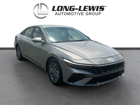 Used 2024 Hyundai Elantra SEL FWD image 10