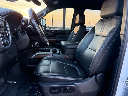 Used 2022 Chevrolet Silverado 3500 High Country w/ Technology Package image 19