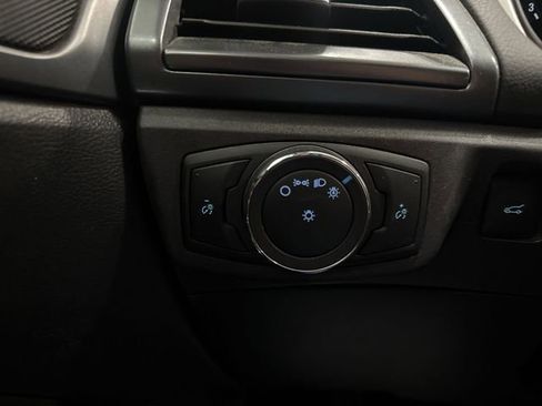 Used 2015 Ford Fusion SE FWD image 15