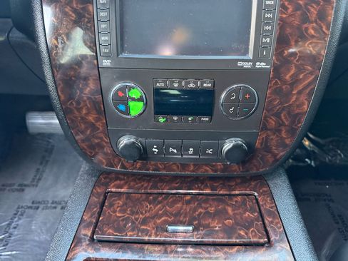 Used 2013 GMC Yukon Denali image 17