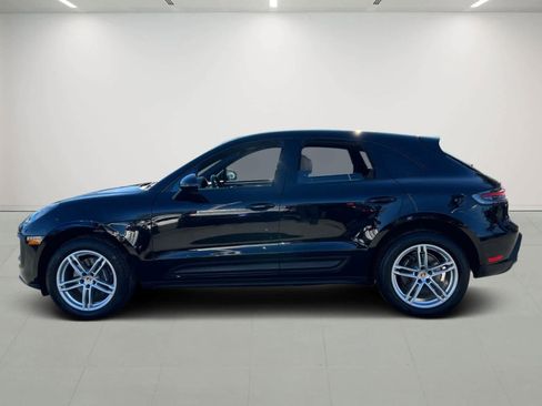 Used 2025 Porsche Macan image 3