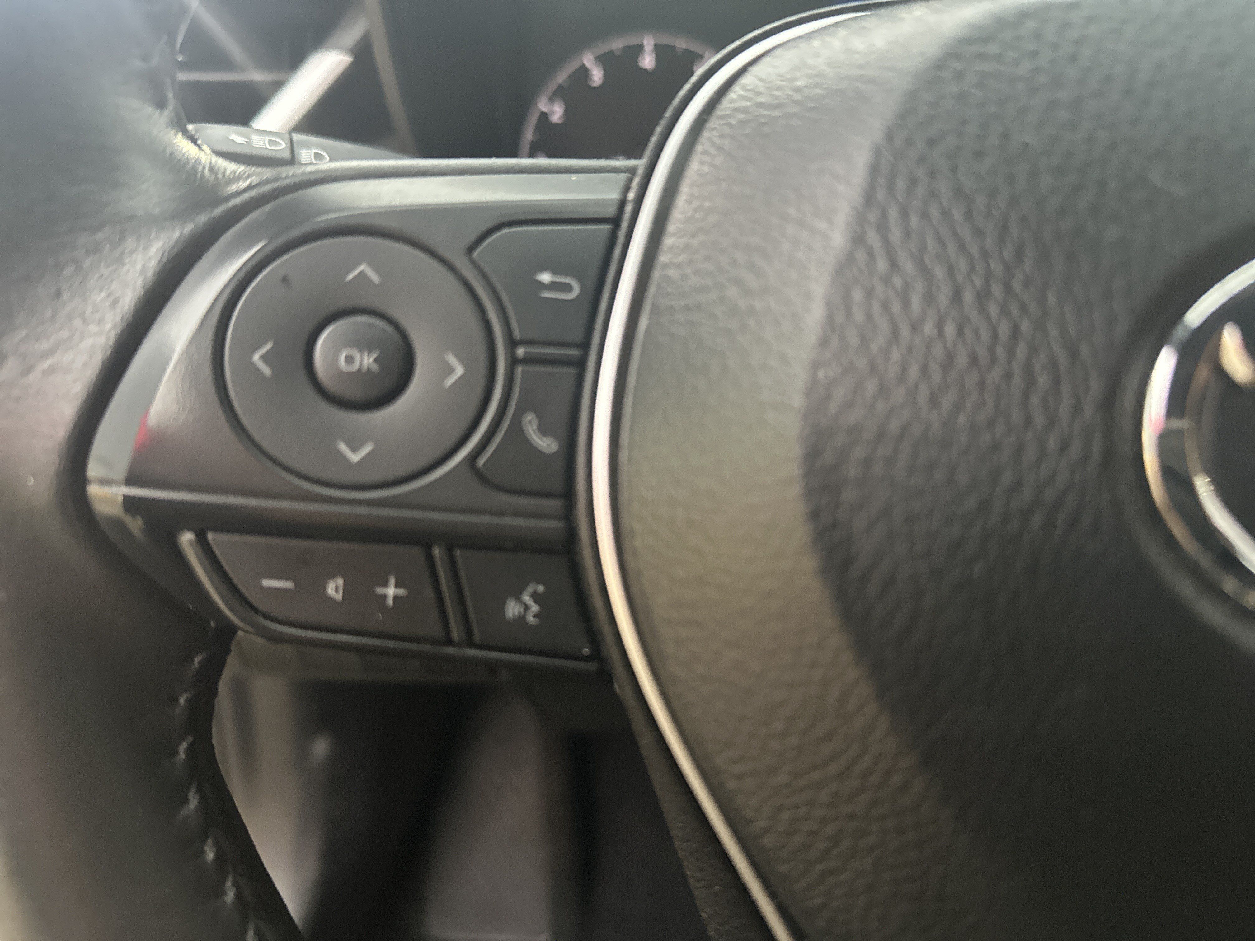 Used 2025 Toyota Corolla SE FWD image 18