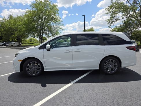 New 2026 Honda Odyssey Touring image 20