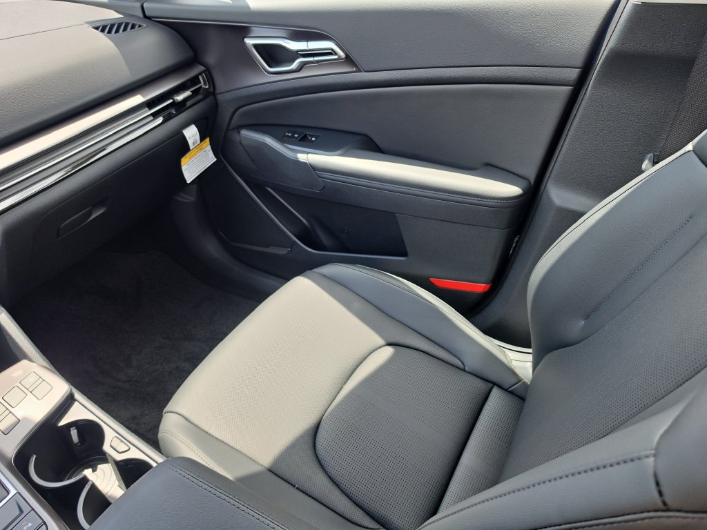 New 2027 Kia Sportage EX FWD image 16