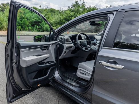 Used 2023 Honda Odyssey EX image 23