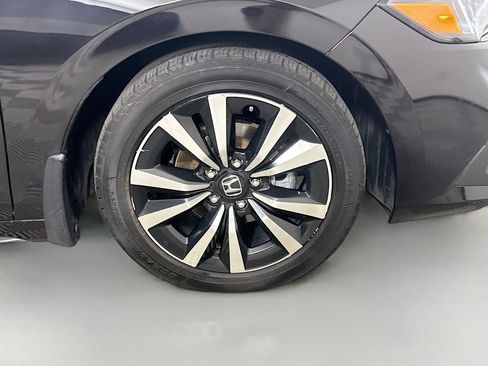 Used 2024 Honda Civic EX-L image 32