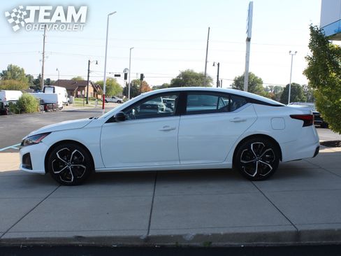 Used 2023 Nissan Altima 2.5 SR image 7