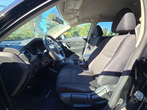 Used 2019 Nissan Rogue S image 20