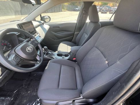 Used 2025 Toyota Corolla LE FWD image 27