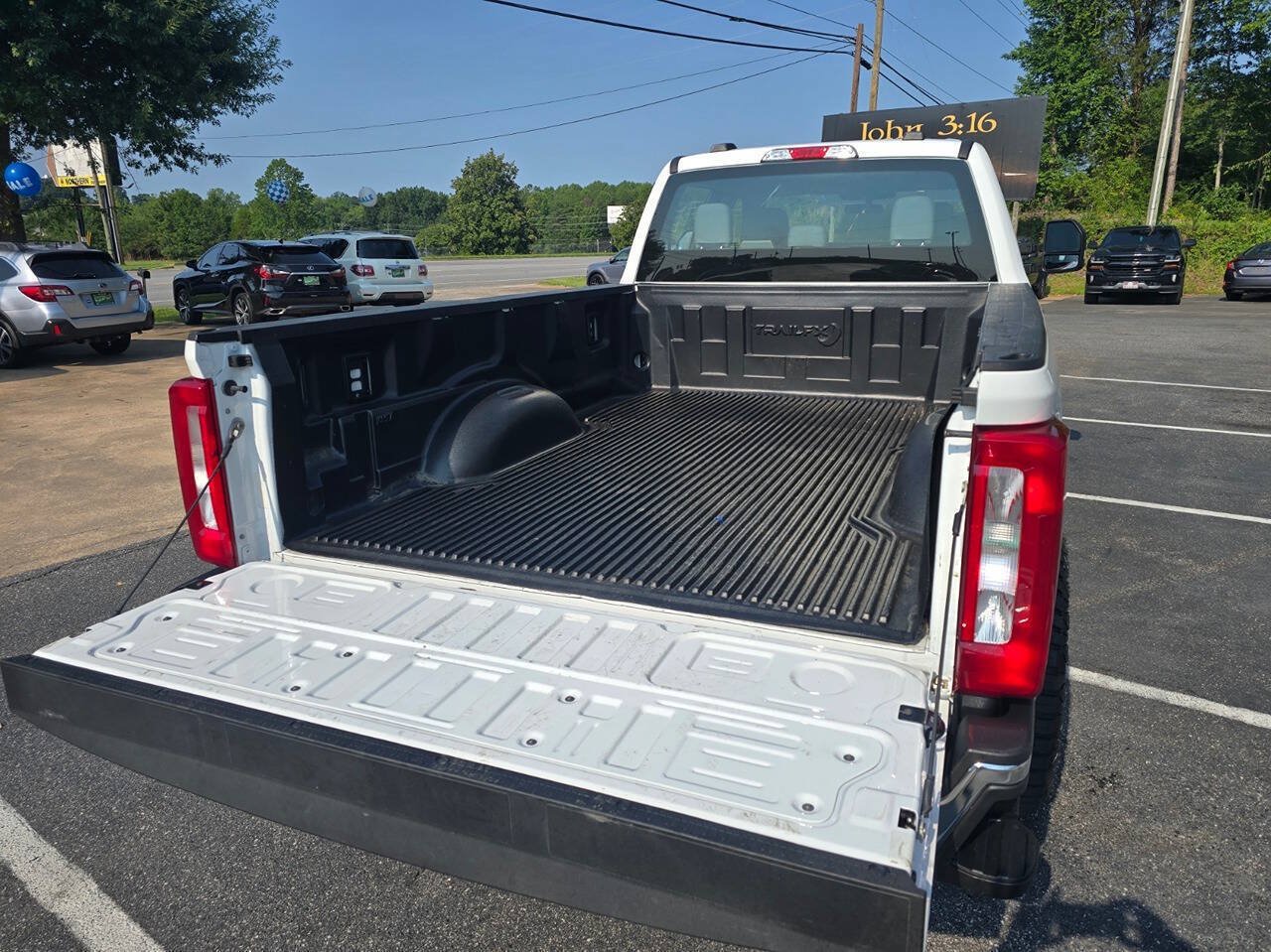 Used 2024 Ford F250 XL w/ FX4 Off-Road Package AWD/4WD image 6