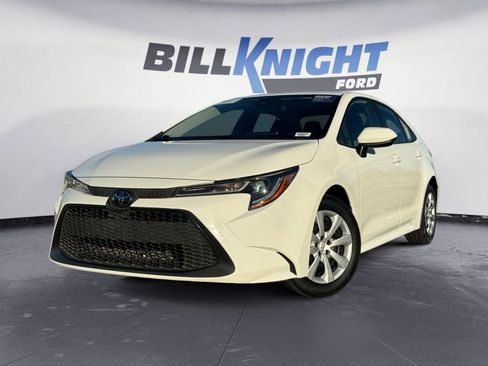 Used 2021 Toyota Corolla LE image 1