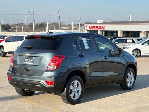 Used 2022 Chevrolet Trax LS w/ Tint and Cruise Package image 7