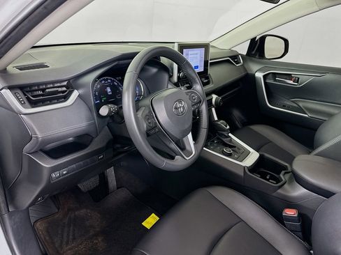 Used 2024 Toyota RAV4 XLE Premium image 9