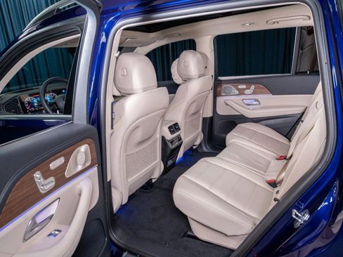 New 2026 Mercedes-Benz GLS 580 4MATIC image 28