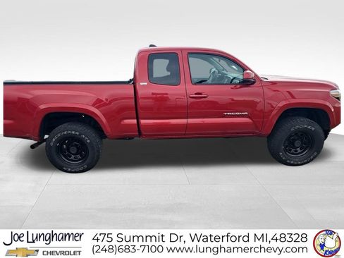 Used 2016 Toyota Tacoma SR5 AWD/4WD image 5