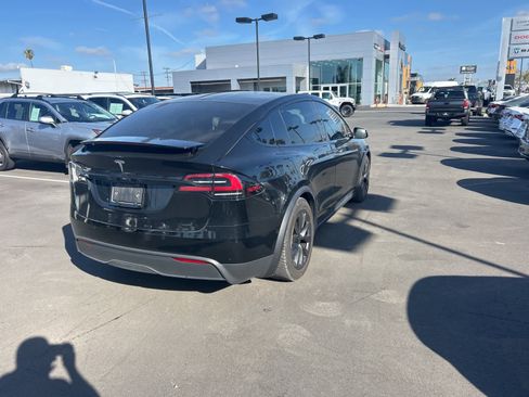 Used 2022 Tesla Model X image 6