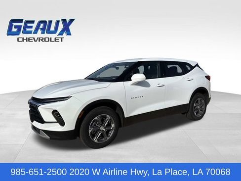 Used 2025 Chevrolet Blazer LT FWD image 1