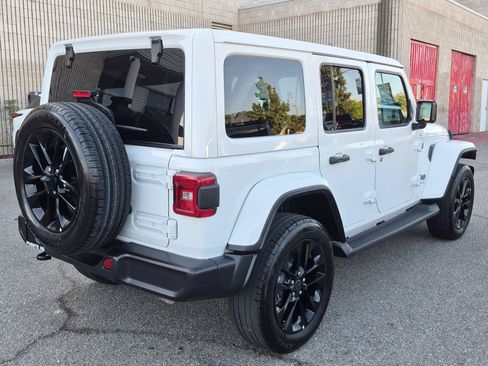 Certified 2025 Jeep Wrangler Unlimited Sahara AWD/4WD image 7
